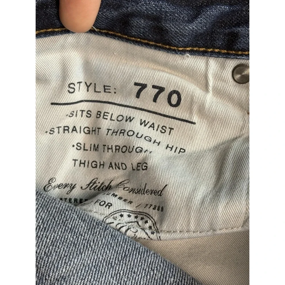 J.Crew 770 Jeans Mens 32x30 Med Wash Blue Slim Straight Kaihara Distressed Denim